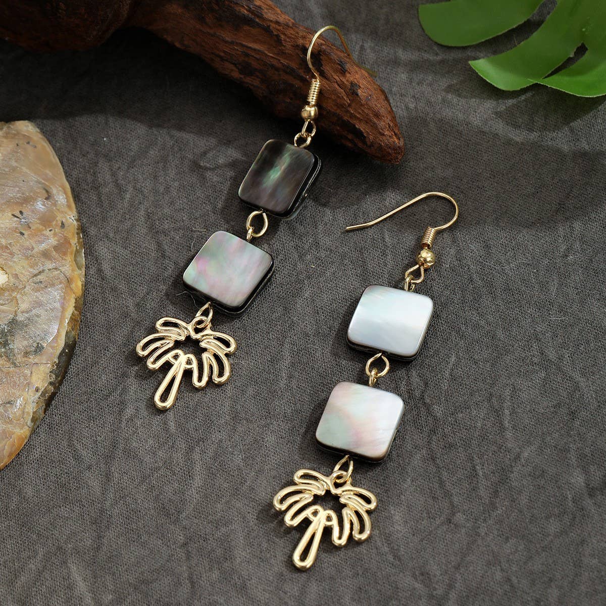 FASHIONABLE COLORFUL NATURAL ABALONE EARRINGS_CWMM4351