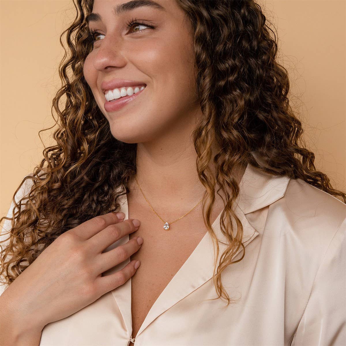 TEARDROP ZIRCON DECEMBER BIRTHSTONE NECKLACE_CWMM5534