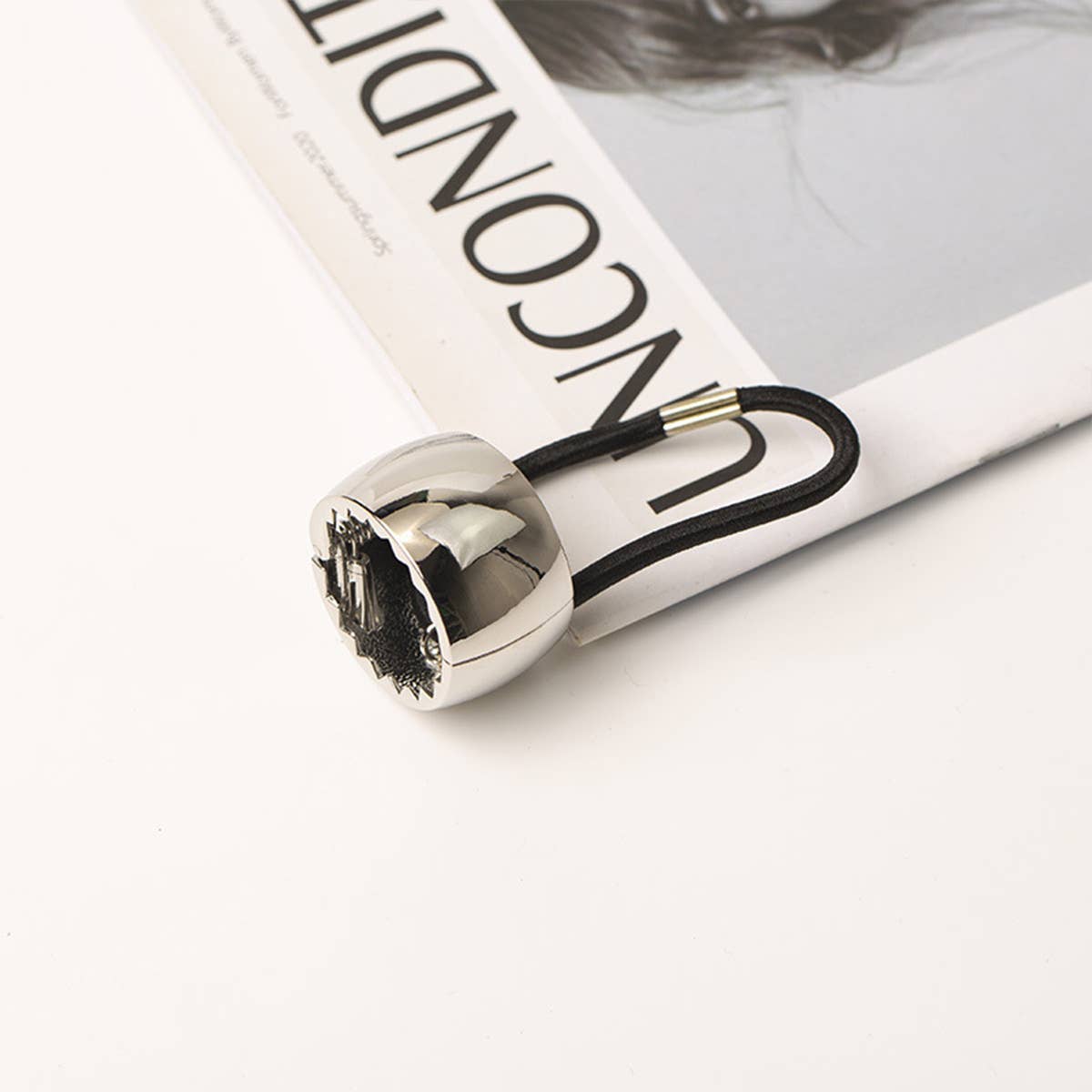 SIMPLE AND STYLISH COMMUTING HAIR SCRUNCHIES_CWAHA2664