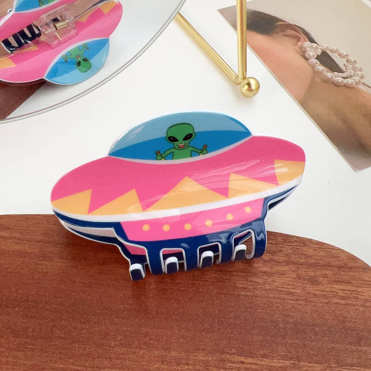Ufo Alien Hair Claw Cartoon Space Acrylic Clip_Cwaha1495
