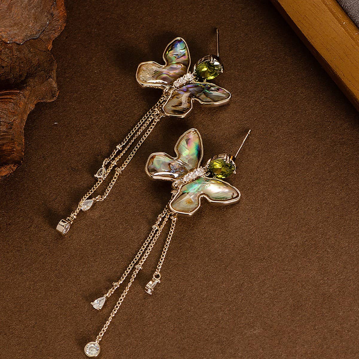 ABALONE TASSEL EARRINGS WITH DIAMOND AND ZIRCONIA_CWMM4350
