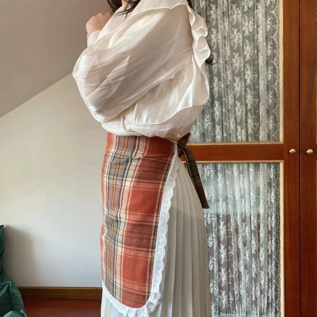 PLAID HALF LENGTH COTTON LACE APRON_CWMM5837