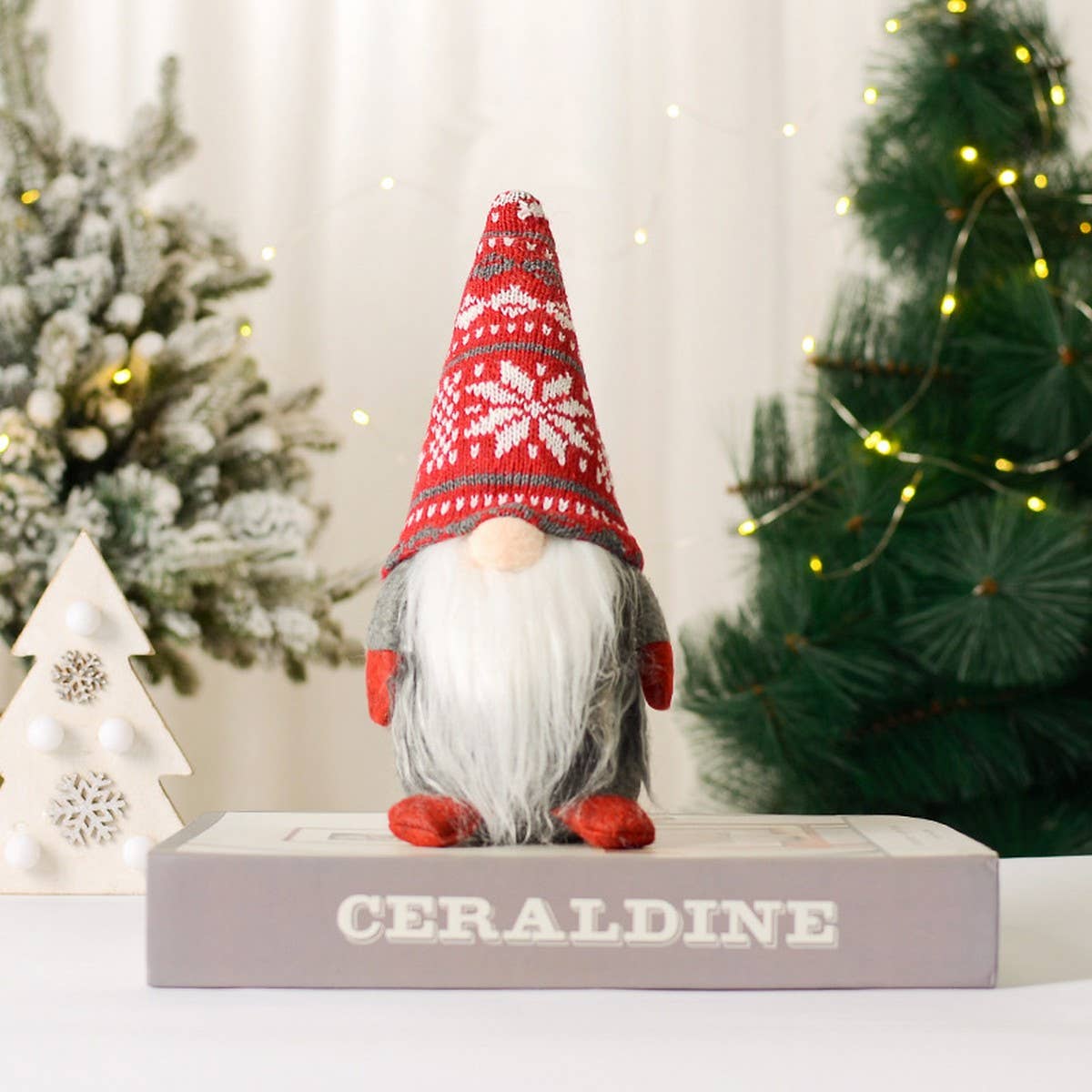 CHRISTMAS FOREST OLD MAN DOLL WINDOW DISPLAY_CWMM2922