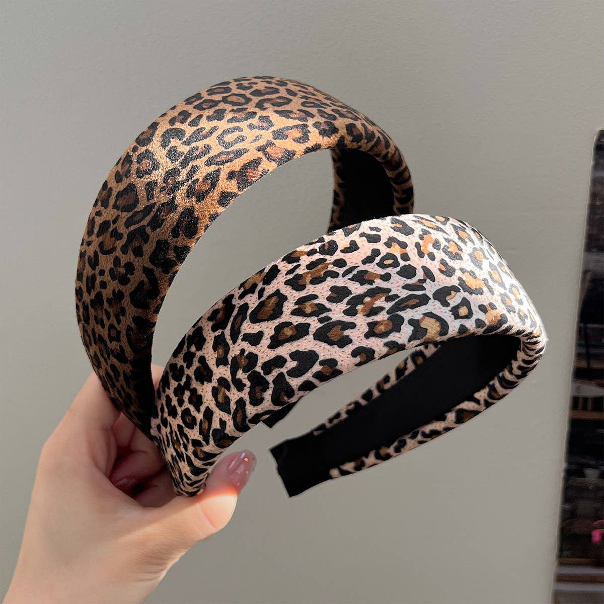 Leopard Padded Headband High Top Style_Cwaha07832