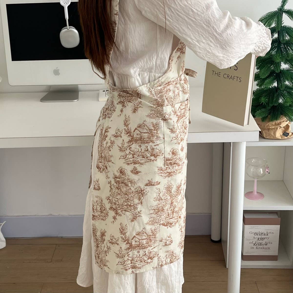 HOUSEHOLD WATERPROOF INK DRAWSTRING APRON_CWMM5833