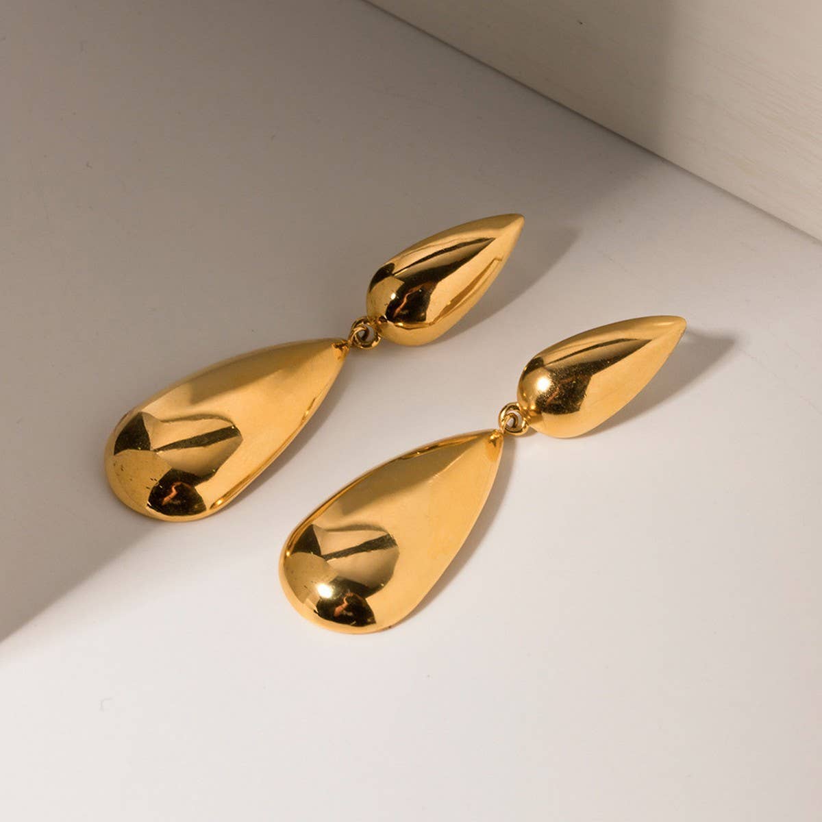 LIGHT LUXURY NICHE GOLD GLOSSY WATER DROP EARRINGS_CWASC1668