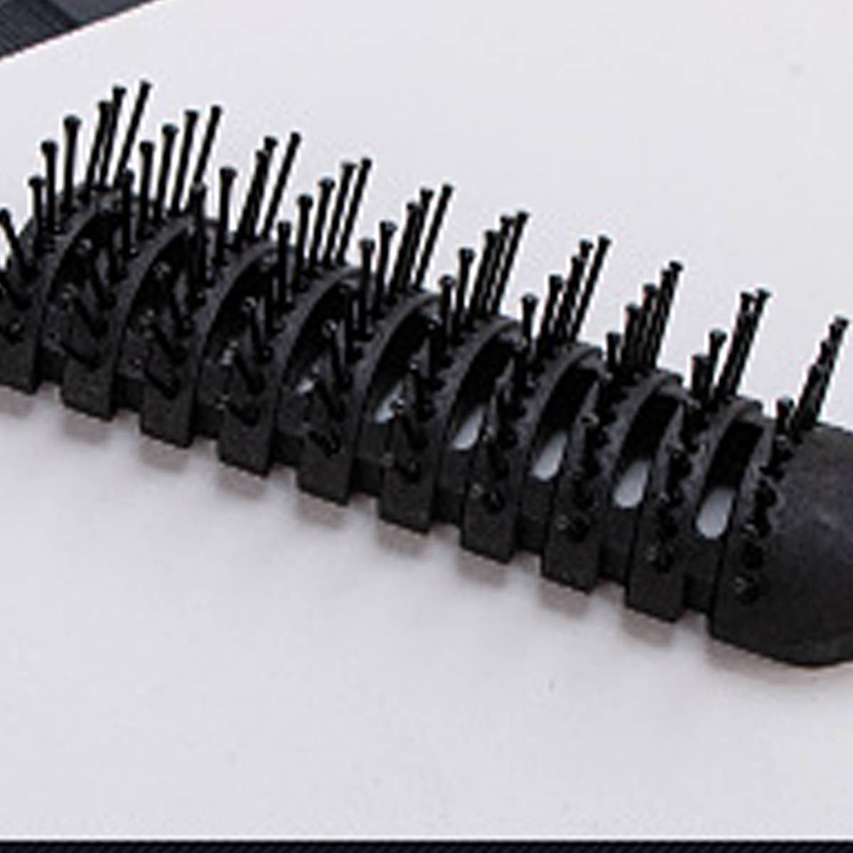 MEN FLUFFY NINE ROW COMB_CWMM0913