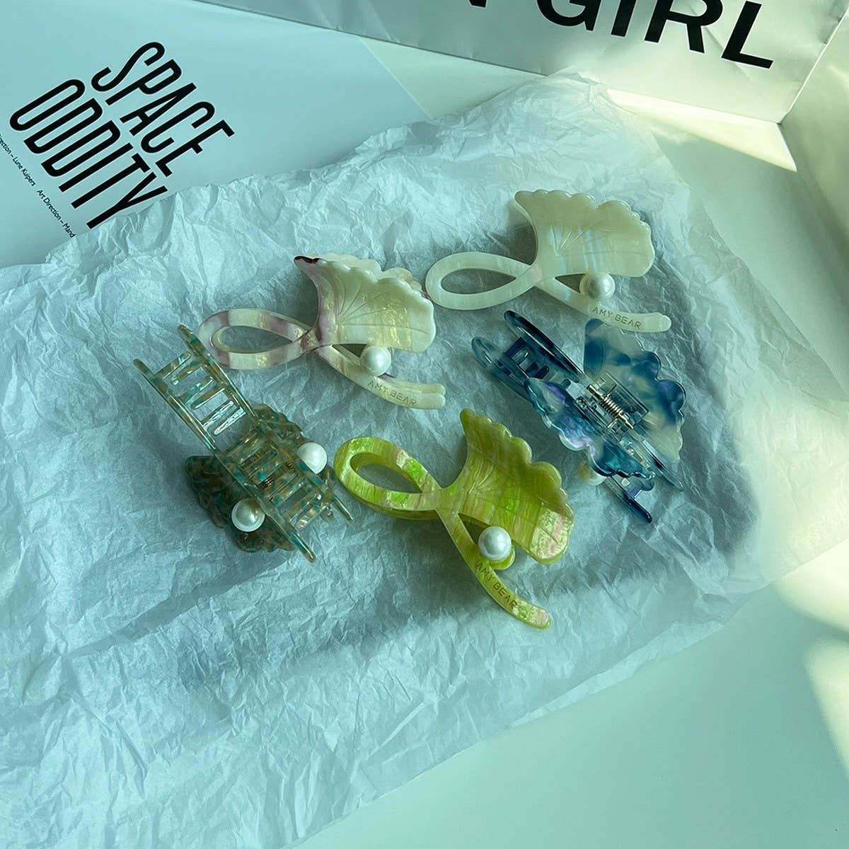 MAPLE LEAF PEARL ACETATE HAIR CLAW ELEGANT CLIP_CWAHA6019