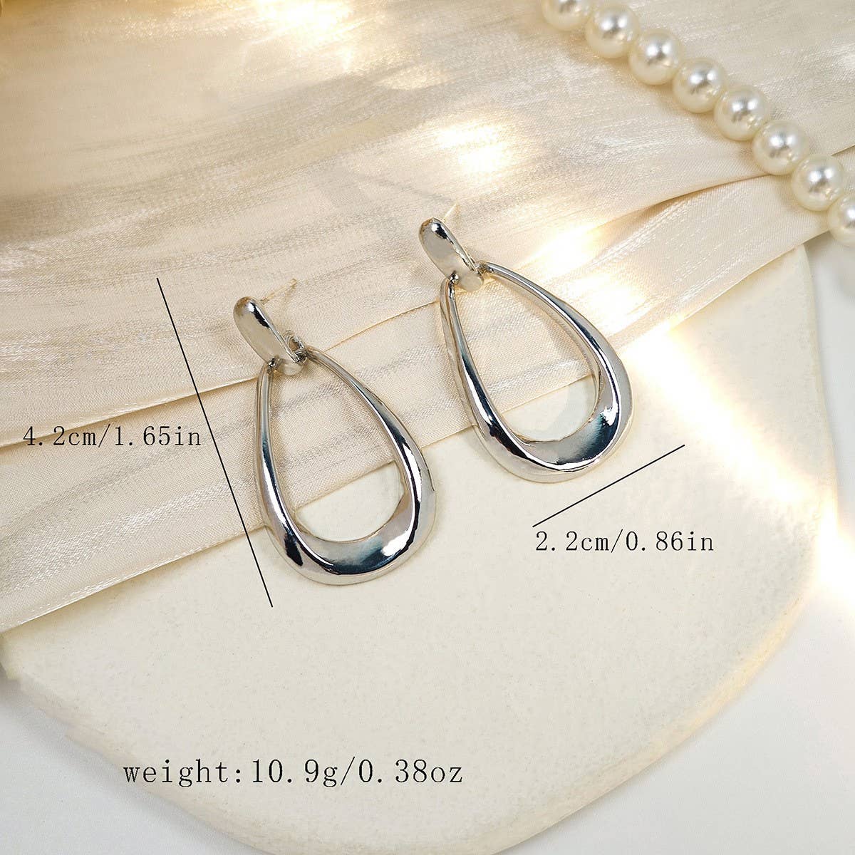 SIMPLE AND VERSATILE GEOMETRIC OVAL EARRINGS_CWAJE1874