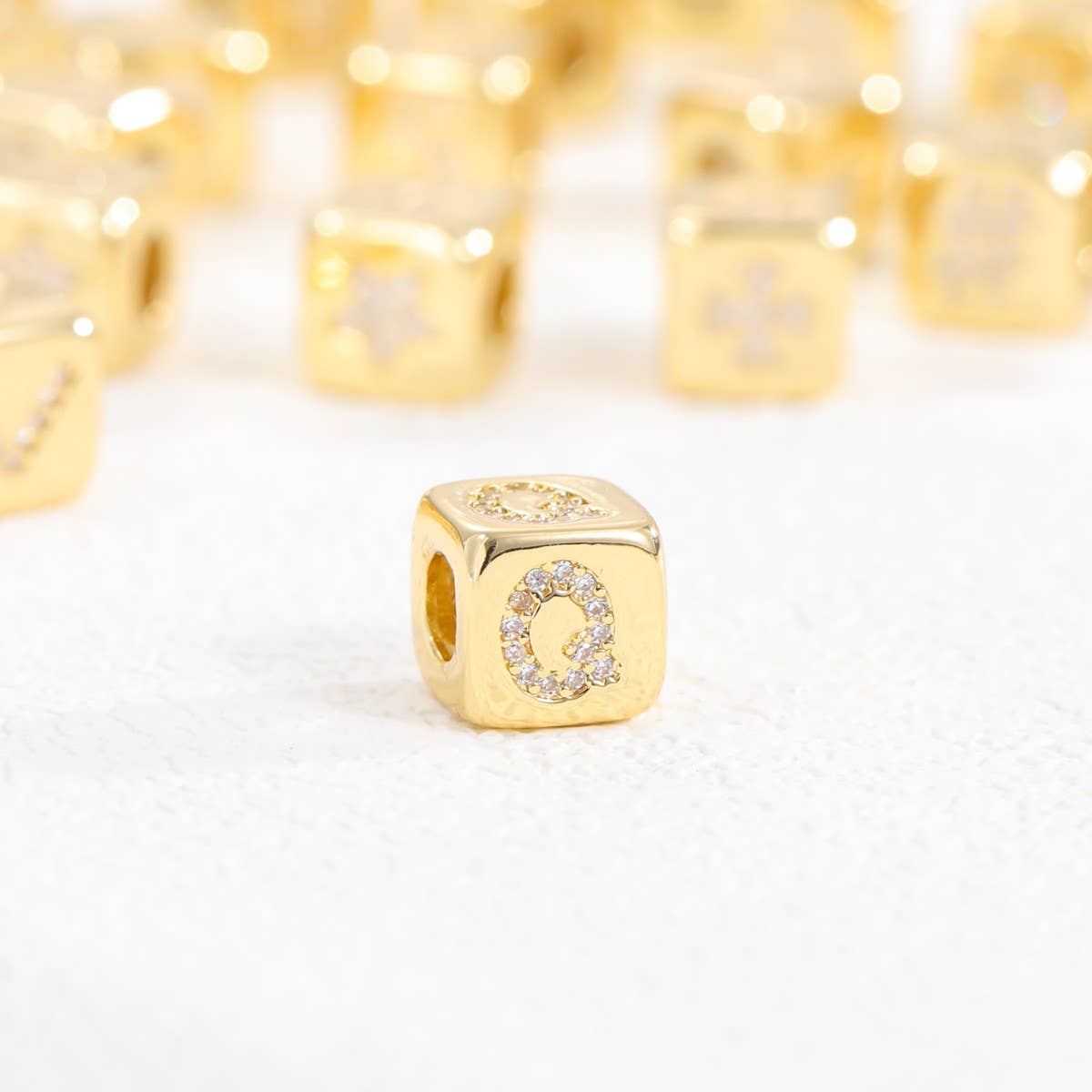 18K GOLD PLATED ZIRCONIA DICE PENDANT NECKLACE_CWMM5876