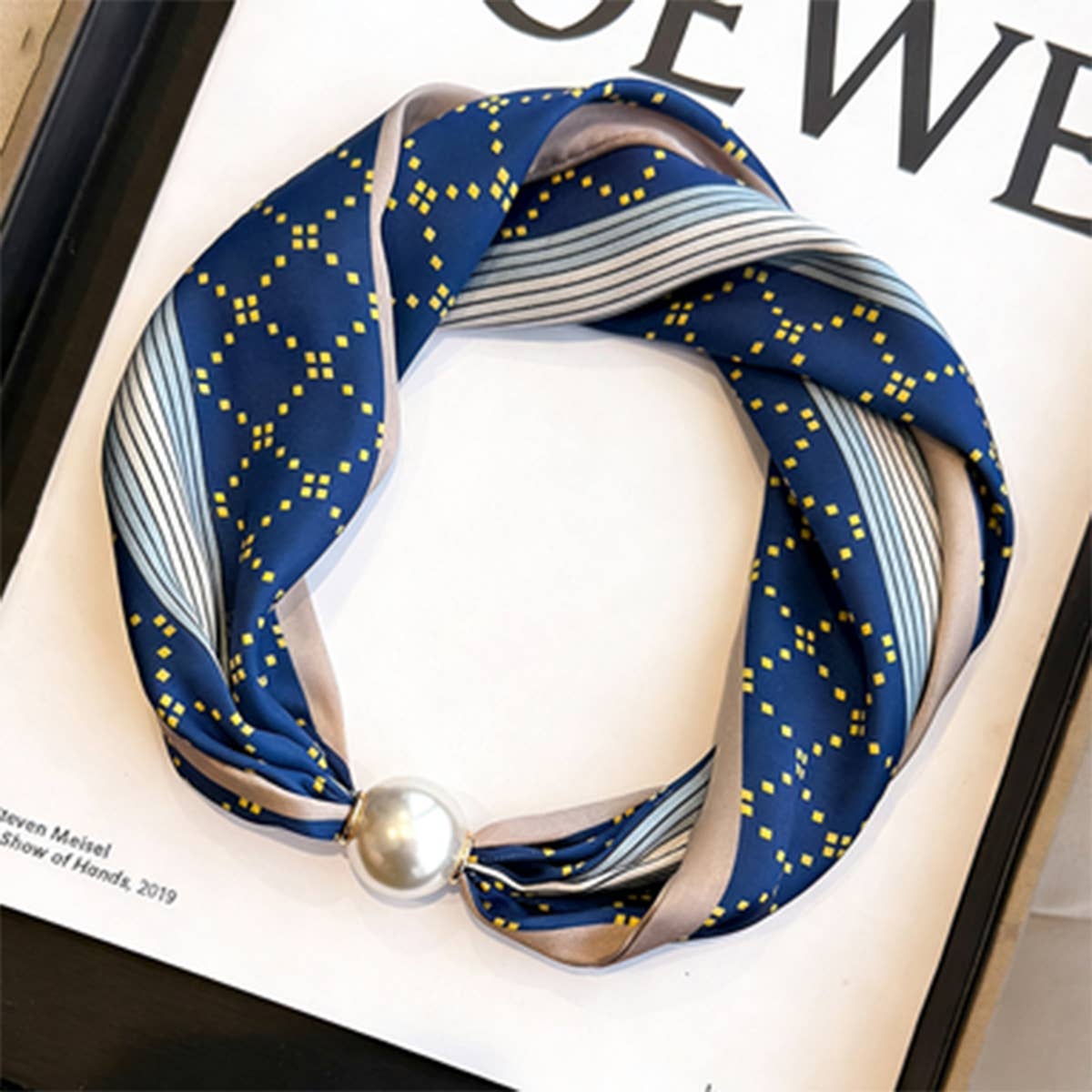Pearl Magnetic Skinny Silk Neck Scarf_Cwasc03934