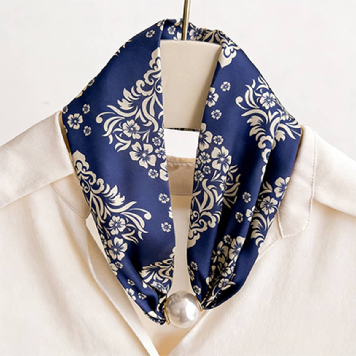 Pearl Magnetic Skinny Silk Neck Scarf_Cwasc03934