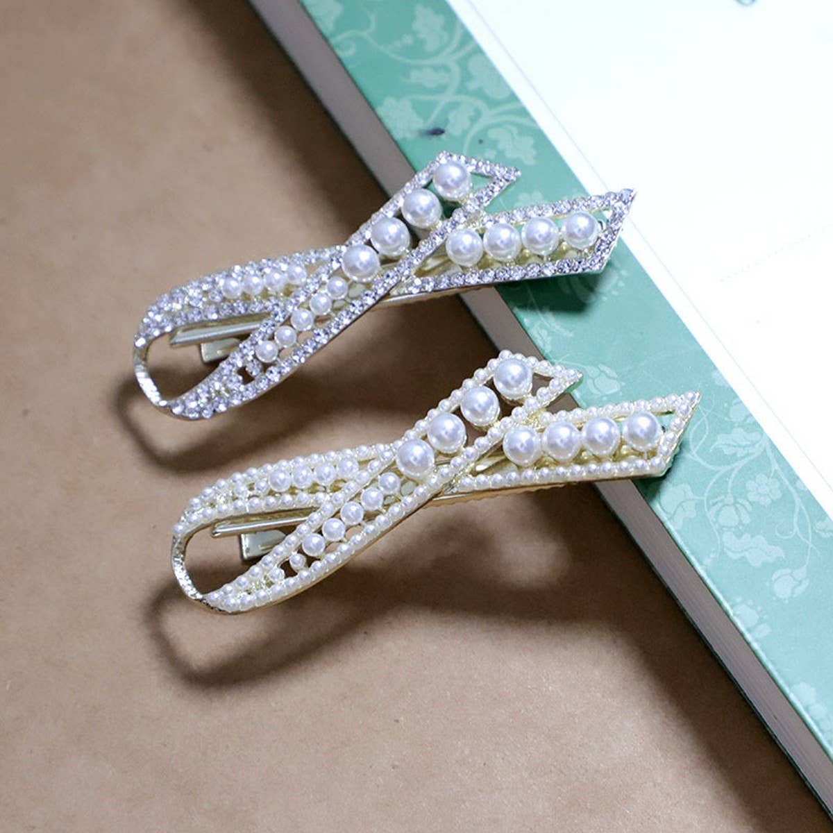 BOW PEARL HAIRPIN BANGS CLIP SIDE CLIP_CWAHA4784