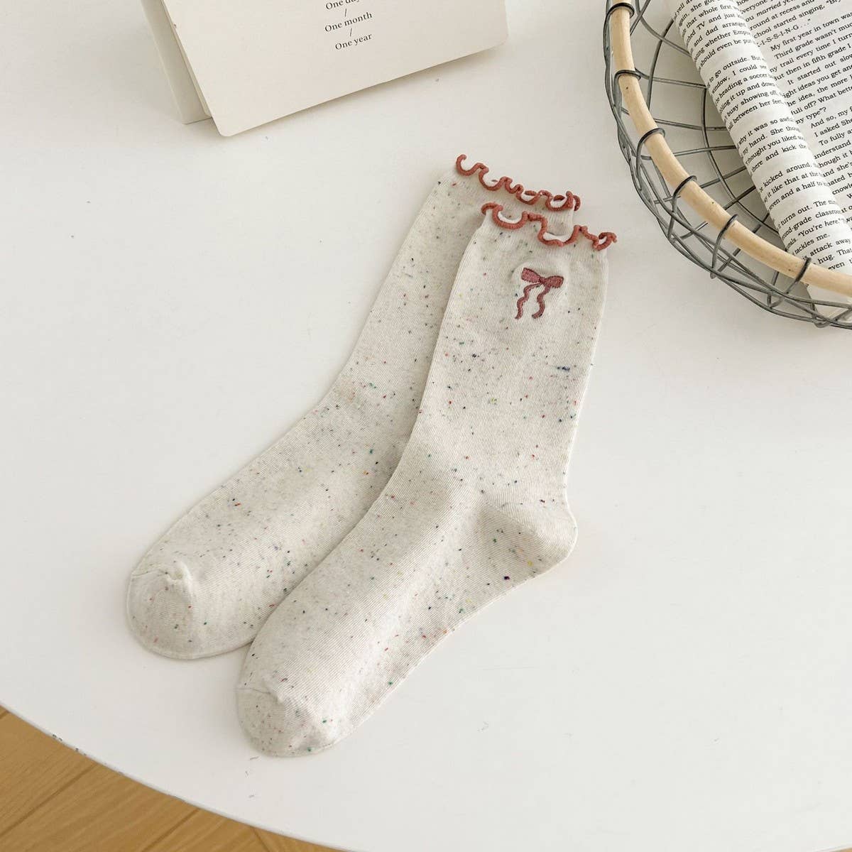 RUFFLE BOWS EMBROIDERED SOCKS FOR WOMEN_CWMS1349