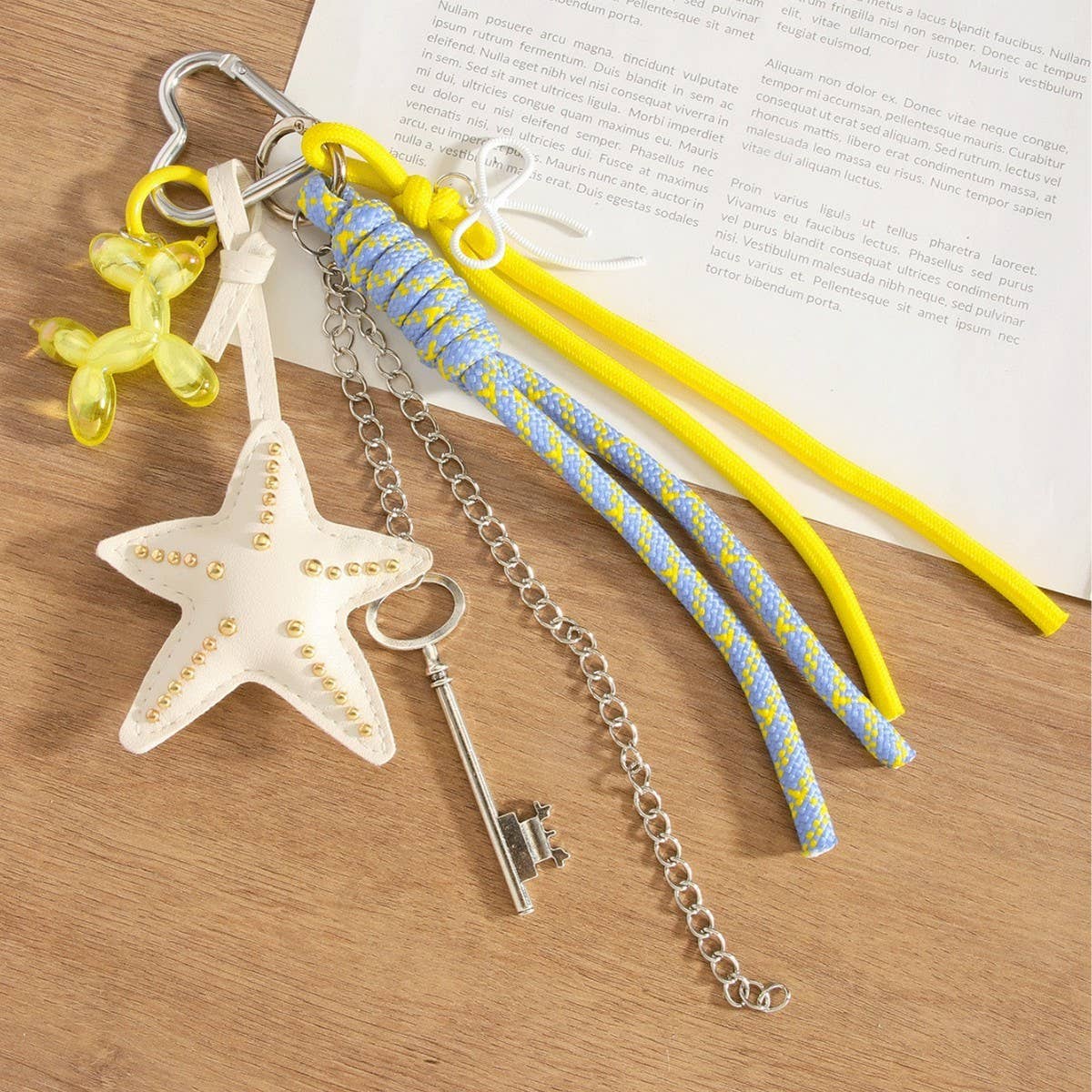 STARFISH BALLOON DOG KEYCHAIN WITH TASSEL_CWMM7567