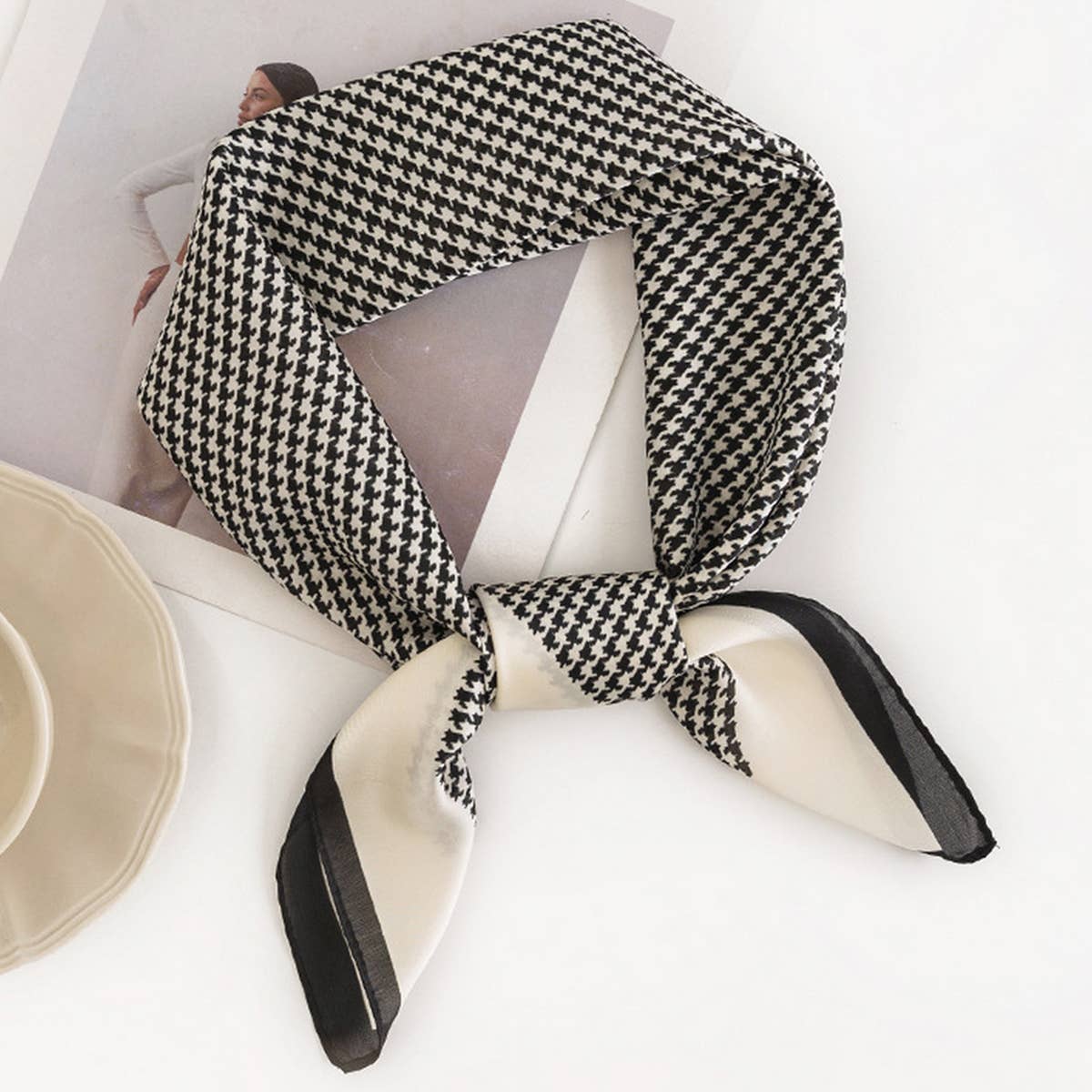 Retro Fashion Classic Small Square Scarf_Cwasc0491
