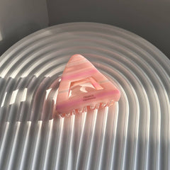 STRIPED TRIANGLE SIMPLE HAIRPIN_CWAHA2634