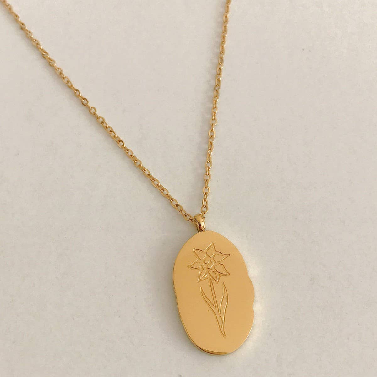 NEW STAINLESS STEEL DECEMBER FLOWER NECKLACE_CWMM3770