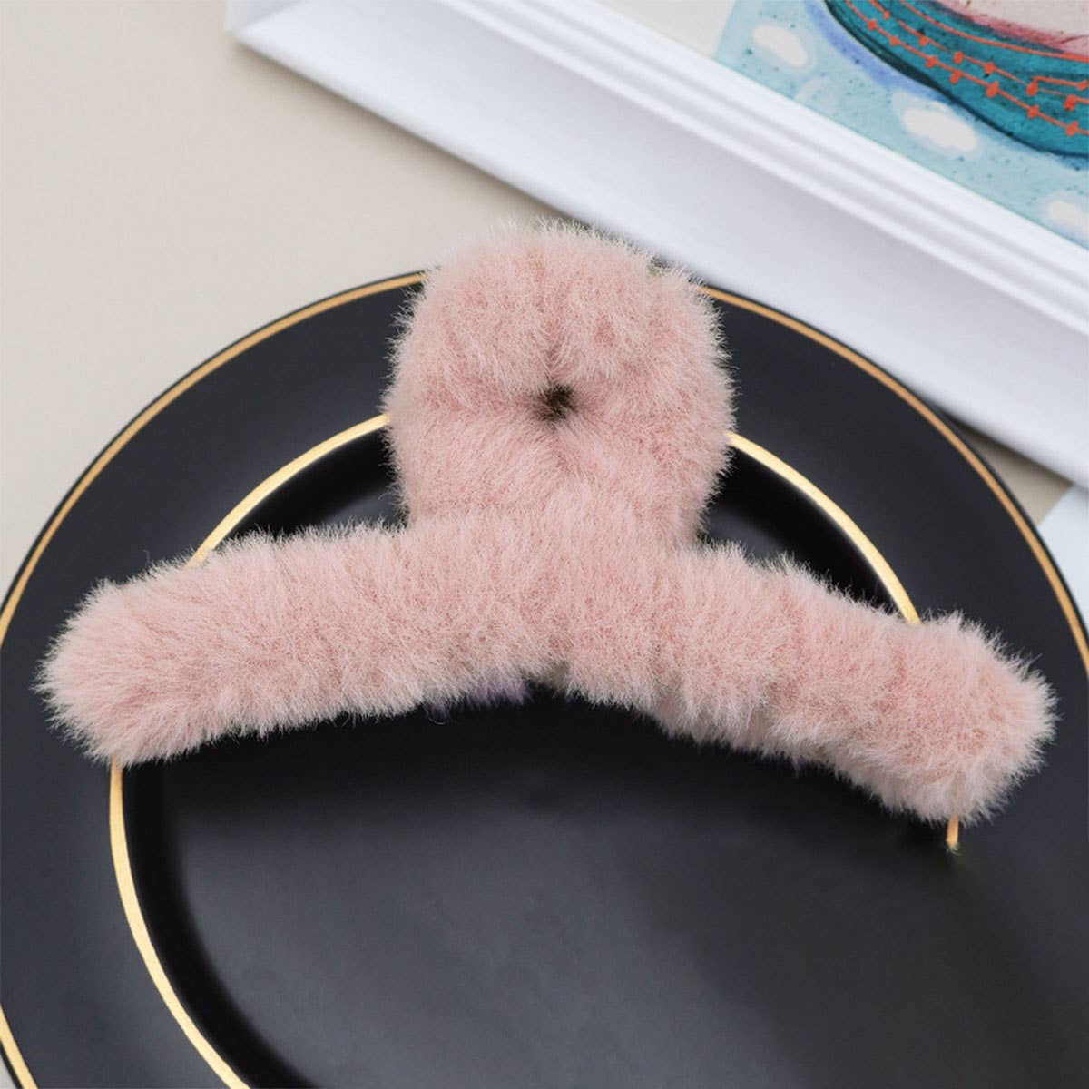 MULTICOLOR FAUX RABBIT FUR HAIR CLAW CLIP TWIST_CWAHA0153