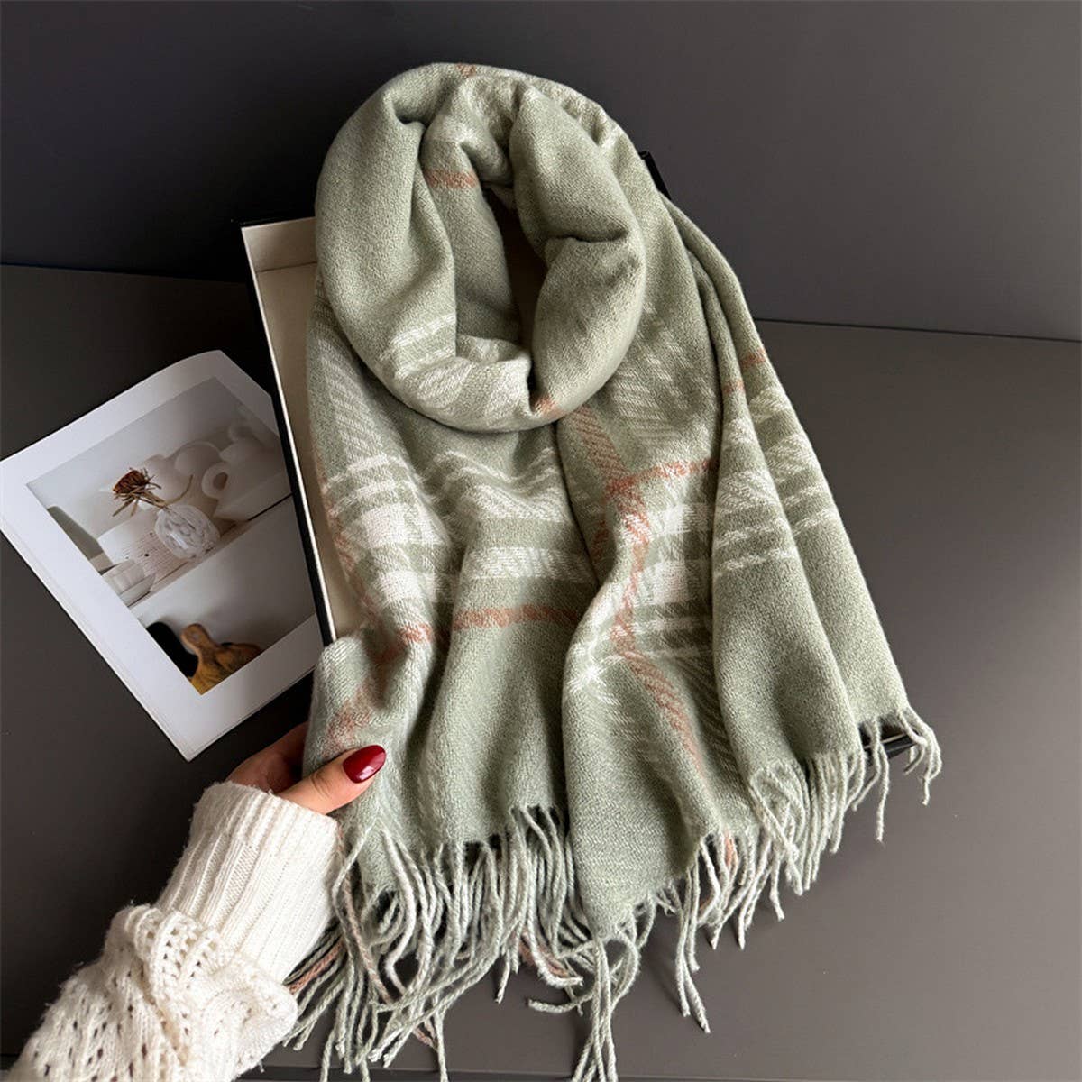 Minimal Plaid Soft Cashmere Feel Winter Scarf_Cwasc03246