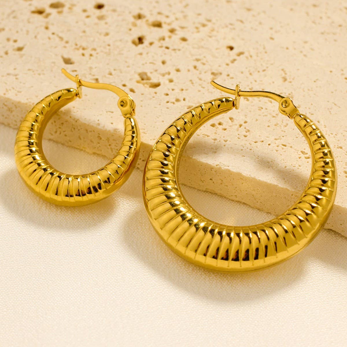 MINIMAL HOLLOW HOOP STUD EARRINGS FOR WOMEN_CWAJE5092