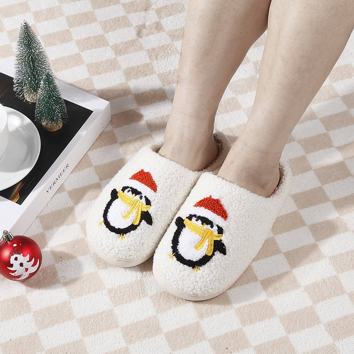 PENGUIN CHRISTMAS THERMAL COTTON SLIPPERS_CWSHS0747