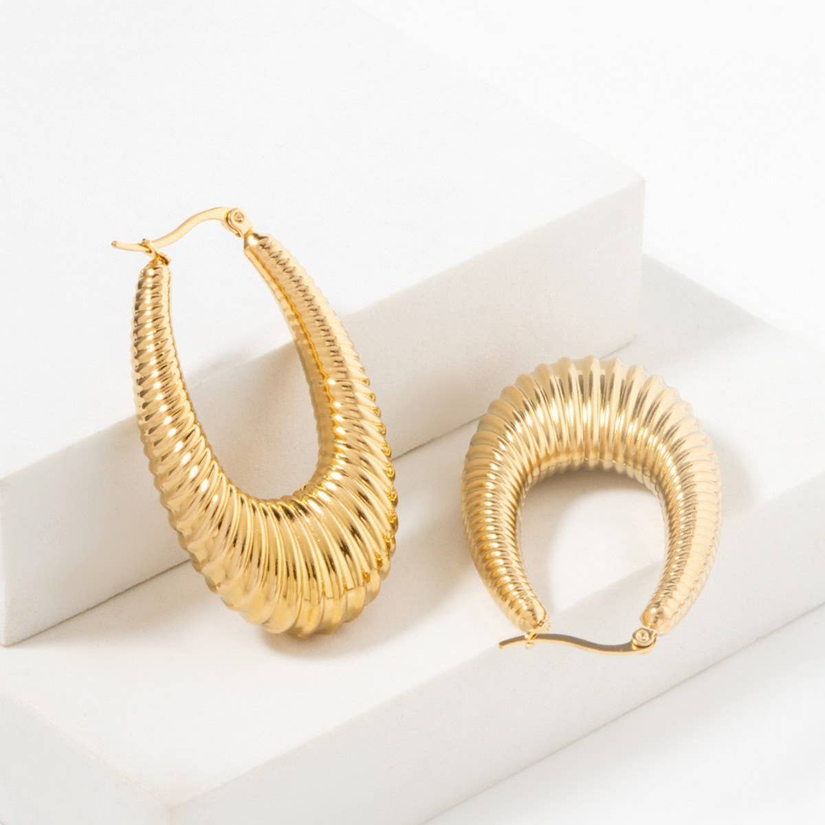 HOLLOW HOOP GEOMETRIC U SHAPED EARRINGS_CWMM3666