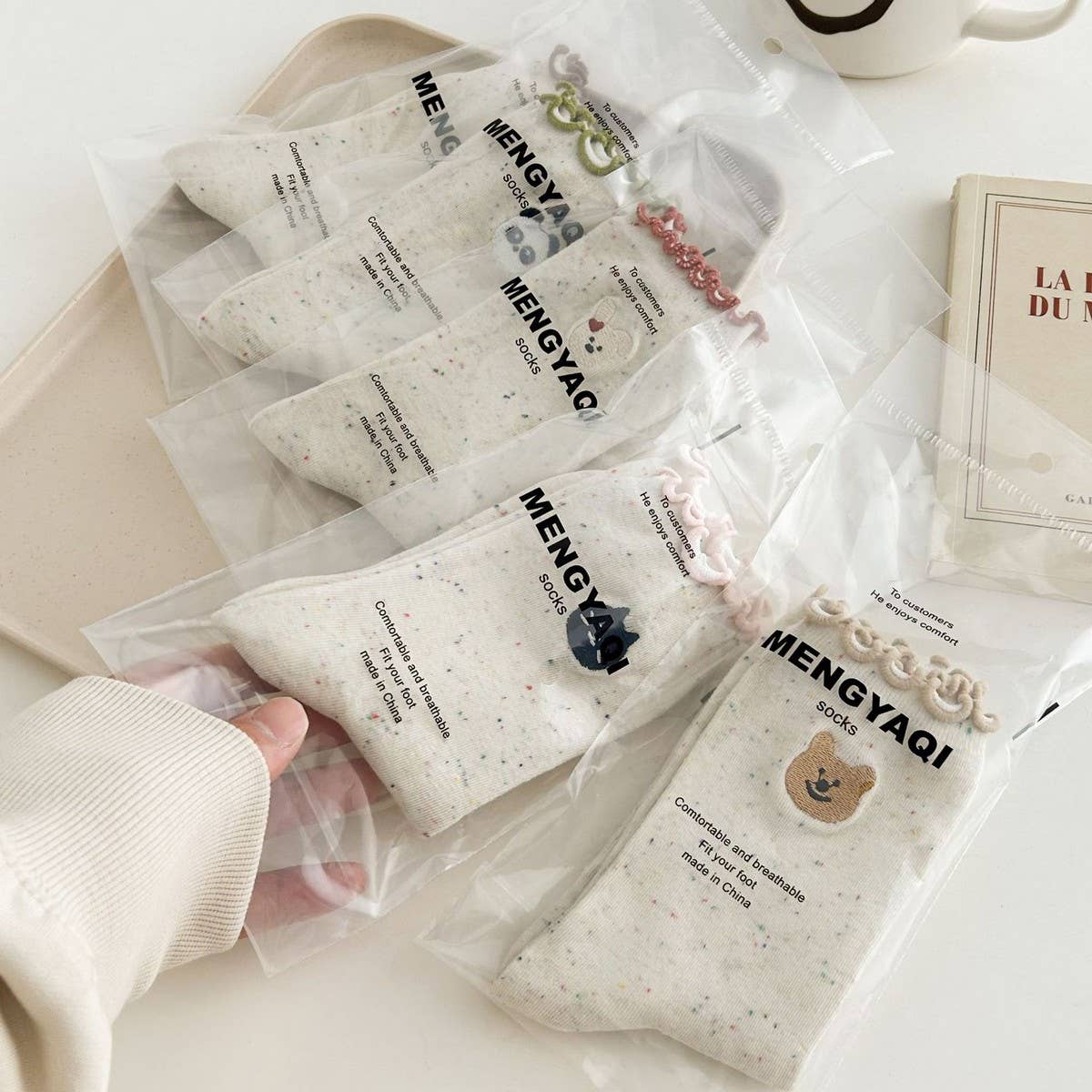 NEW EMBROIDERED BEAR FUNGUS LACE MIDDLE SOCKS_CWMS1346