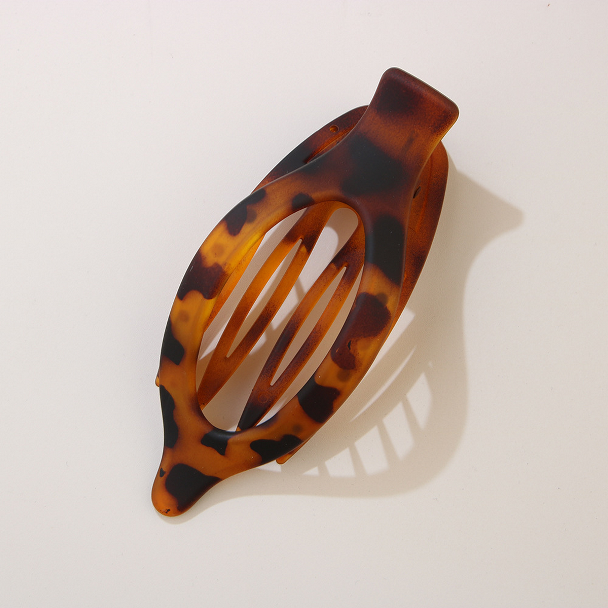 LEAF OVAL HAIR CLIP MINIMALIST CLAW BARRETTE_CWAHA6511