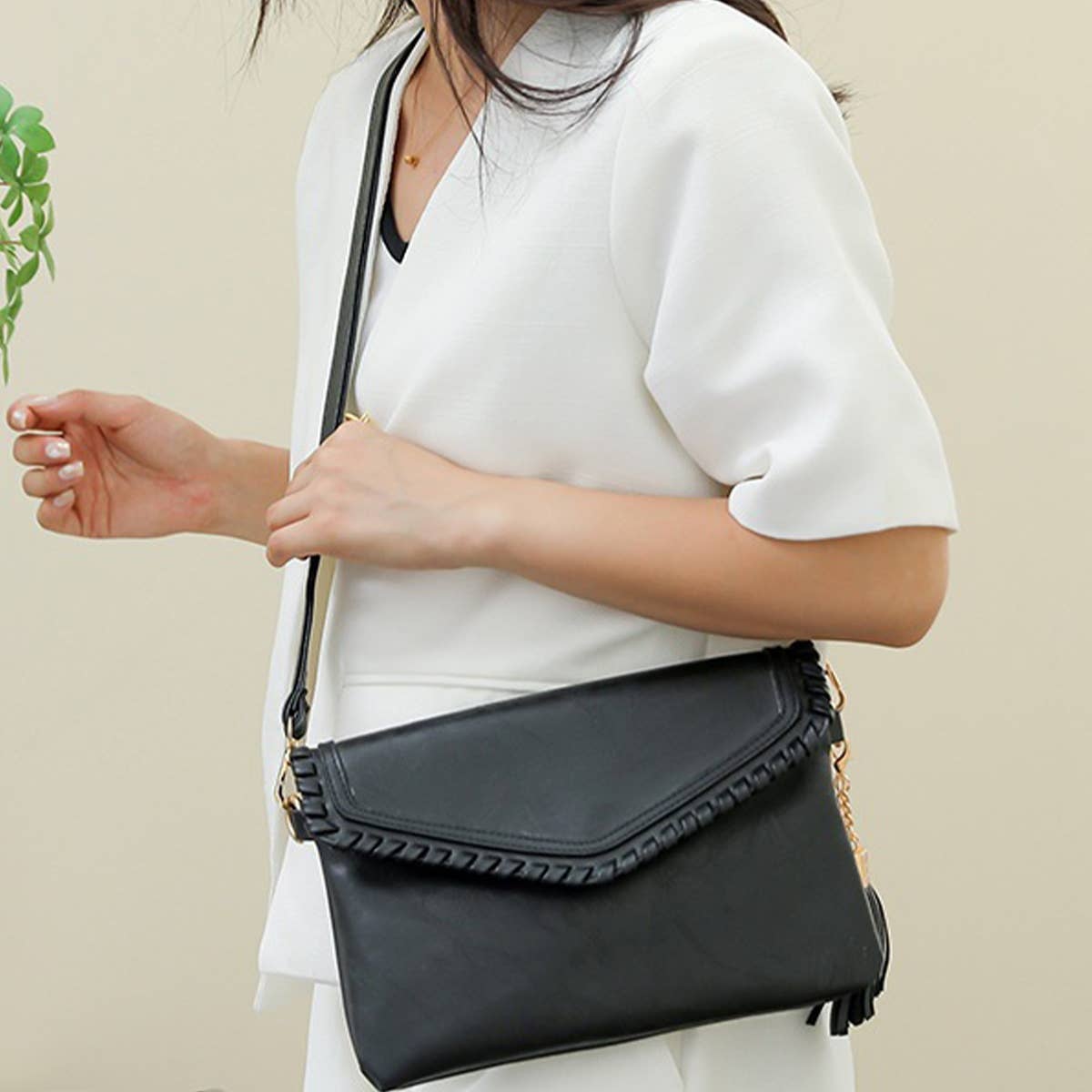 Fashionable Shoulder Crossbody Bag With Tassels_Cwab1814