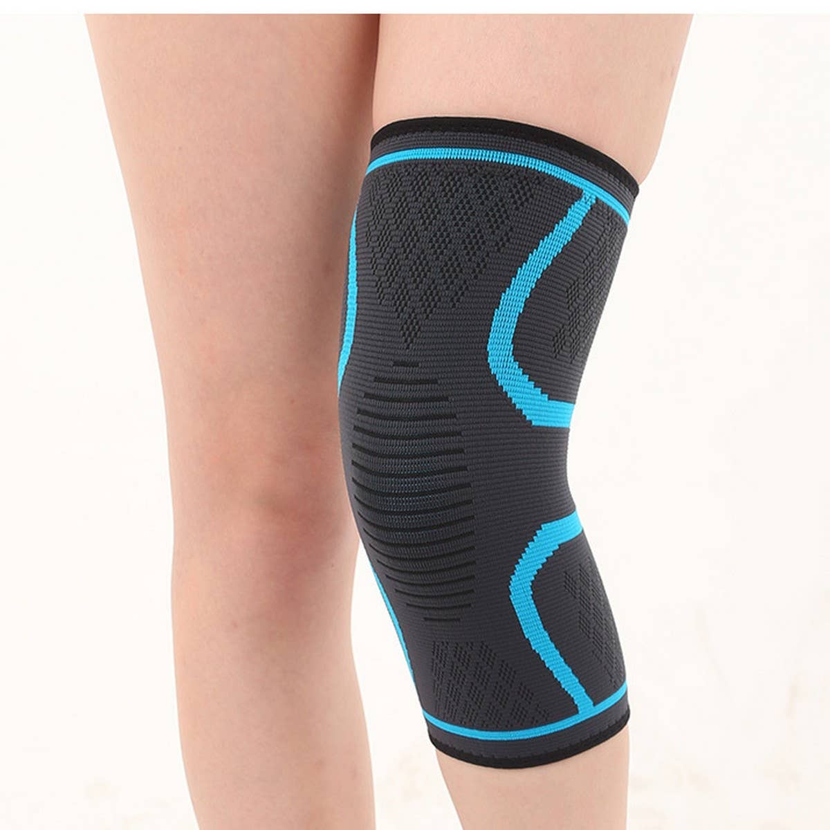 SPORT KNEE BRACE WITH ANTI SLIP ELASTIC SUPPORT_CWMM7880
