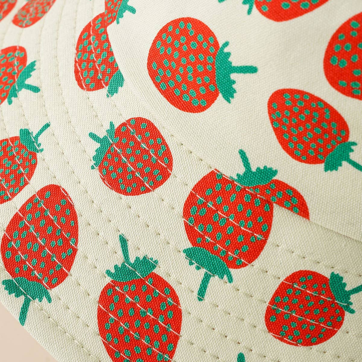 ADJUSTABLE FRUIT STRAWBERRY PRINT BUCKET HAT_CWAH1439