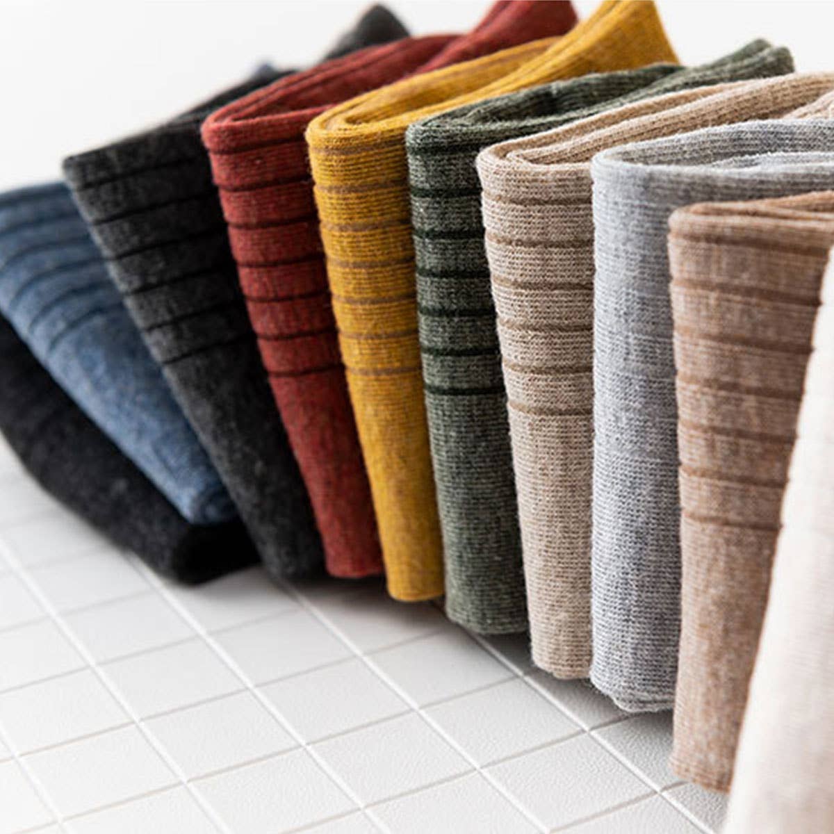 SOLID VERTICAL STRIPES BREATHABLE ANKLE SOCKS_CWMS032