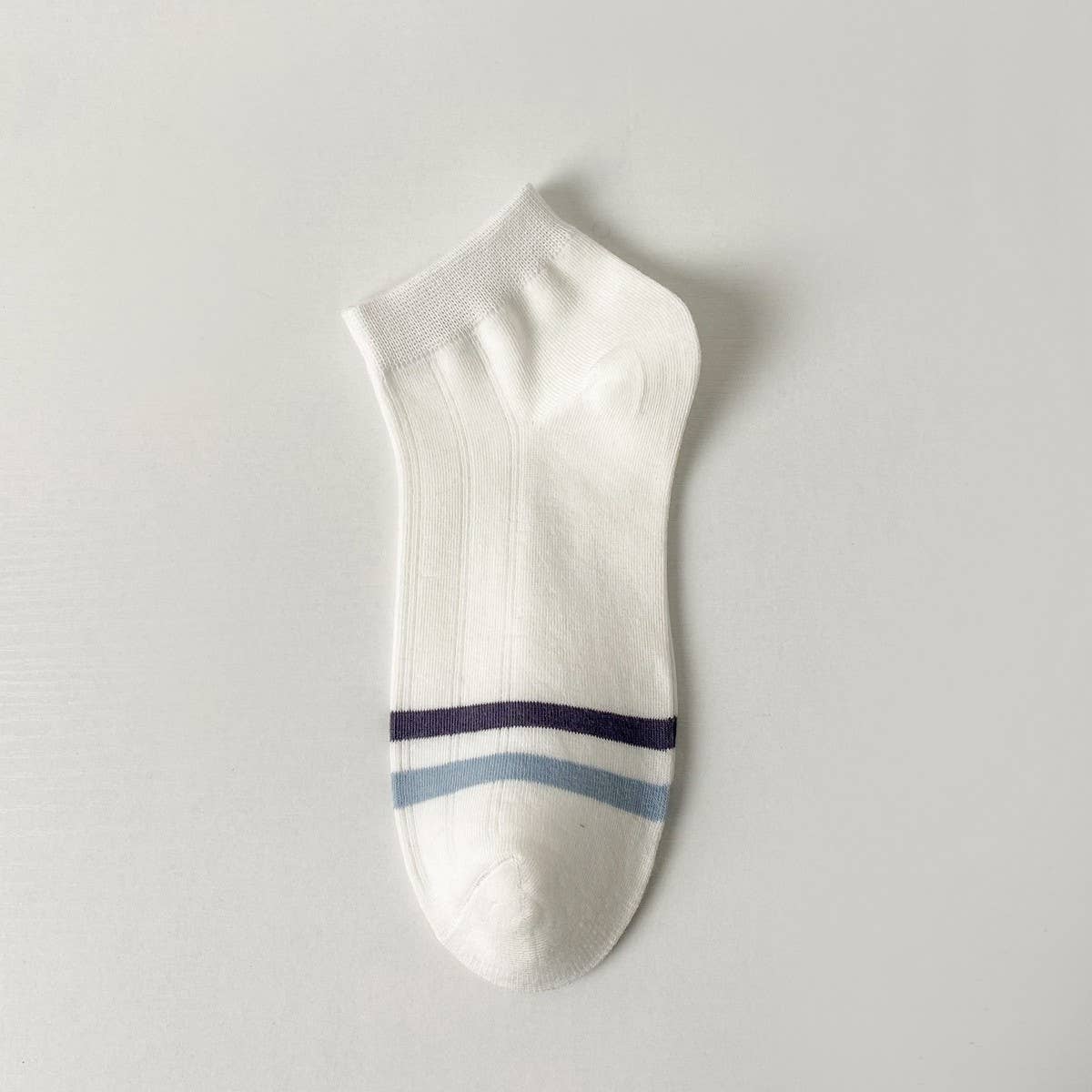 Two-Bar Solid Color Breathable Socks For Men_Cwms2004