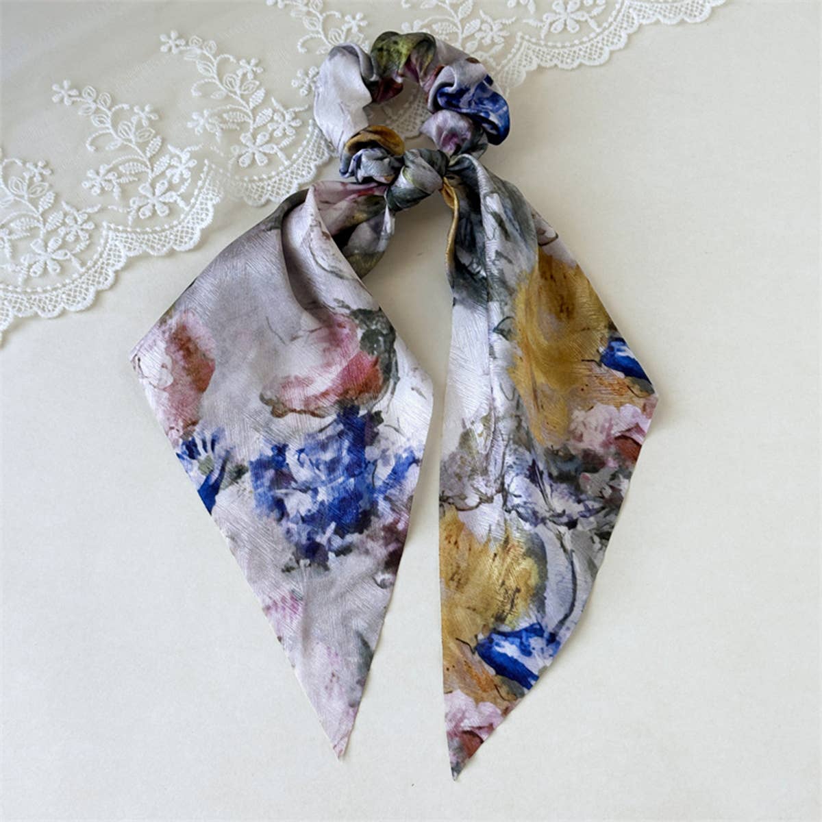Silk Ink Print Scrunchie With Ribbon Tail_Cwaha07595