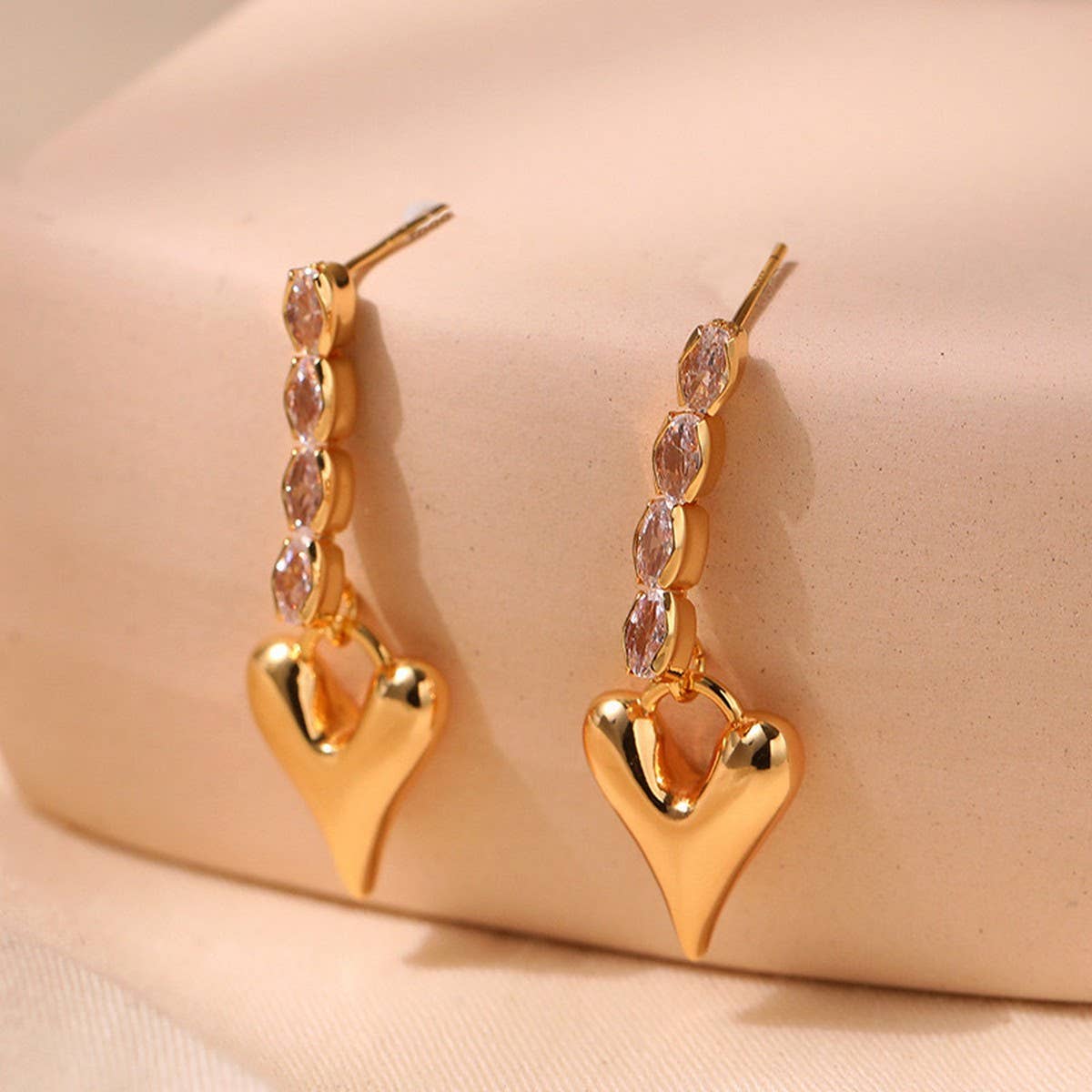 Valentines Day High-End Heart Pendant Earrings