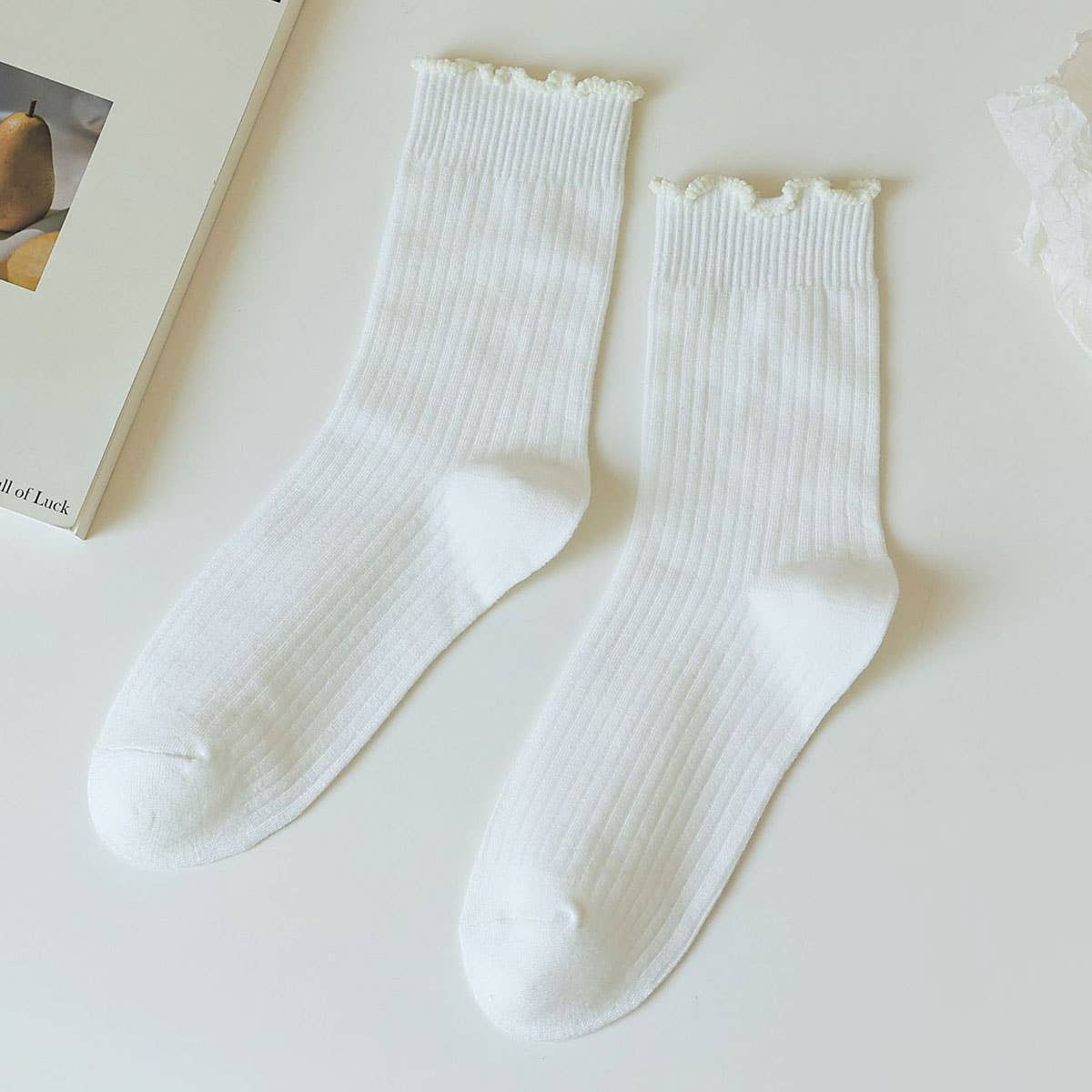 RUFFLE SOLID CREW SOCKS FOR WOMENS_CWMS0286
