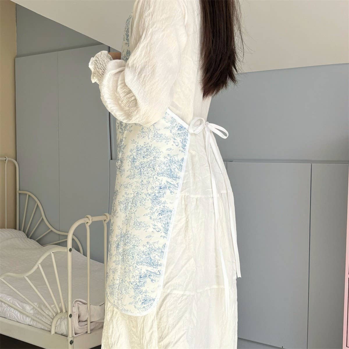 INK AND WATERPROOF AND OIL RESISTANT BLUE APRON_CWMM5810