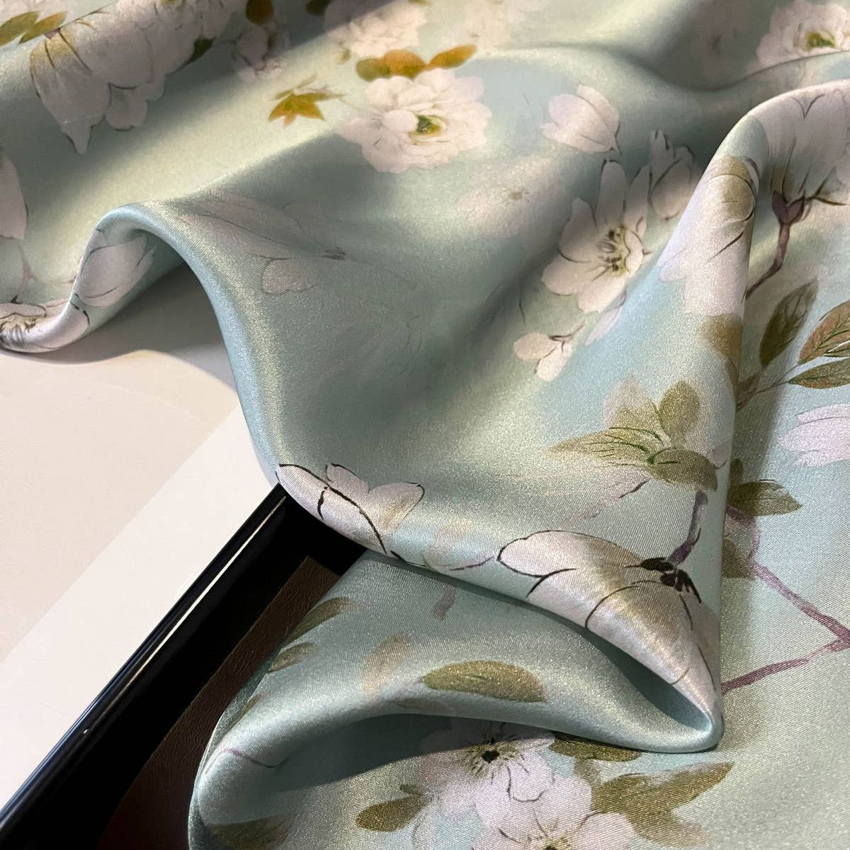 MULBERRY SILK SCARF VERSATILE GIFT SQUARE_CWASC0551