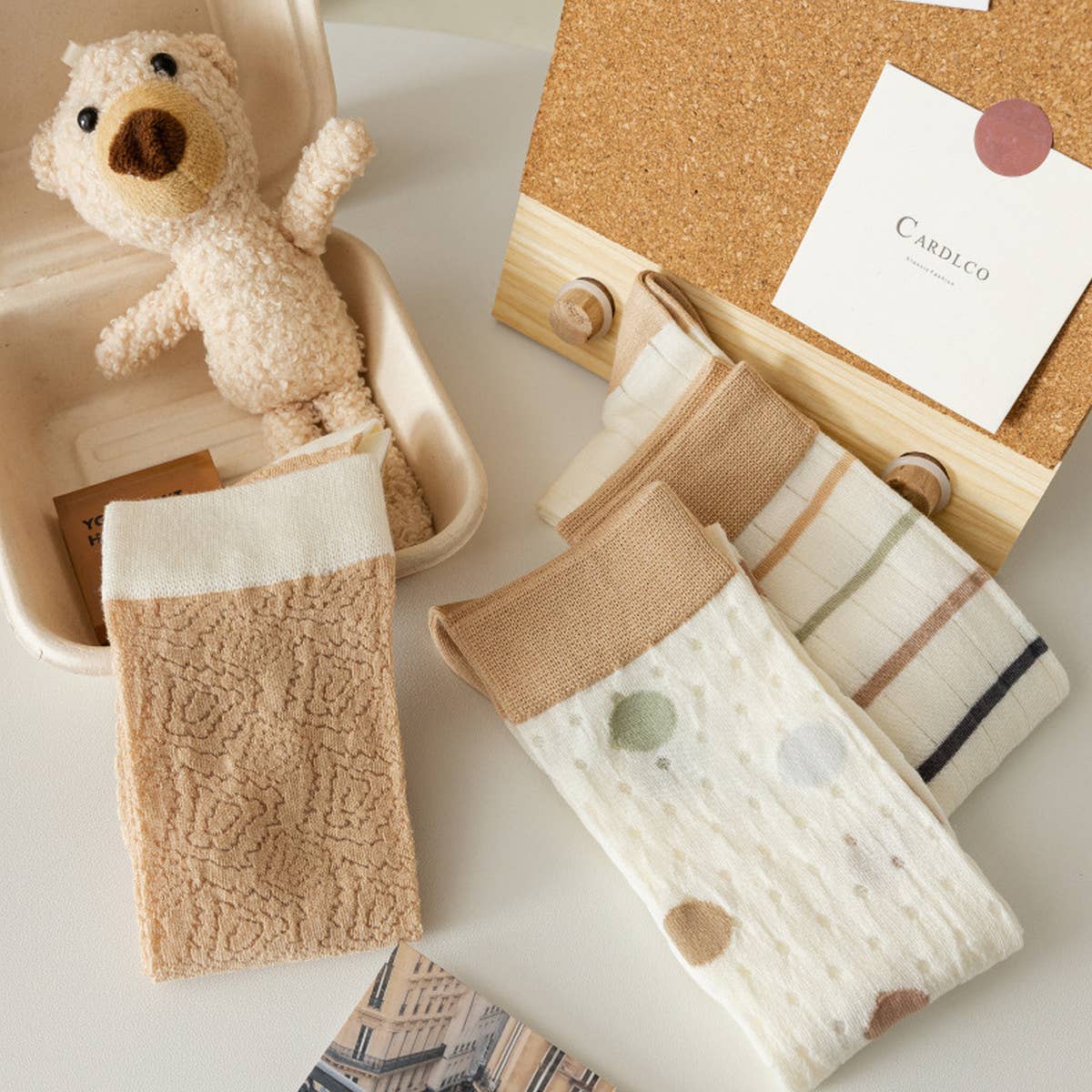 RETRO COLOR BLOCKED BREATHABLE MID CALF SOCKS_CWMS0648