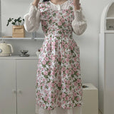 HANDMADE FLORAL ROSES AND RUFFLED APRON_CWMM5797