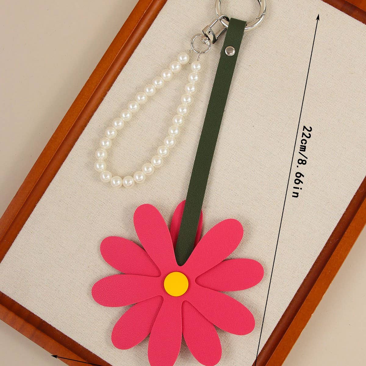 CUTE PU DAISY PEARL CHAIN FLOWER KEYCHAIN CHARM_CWMM7877