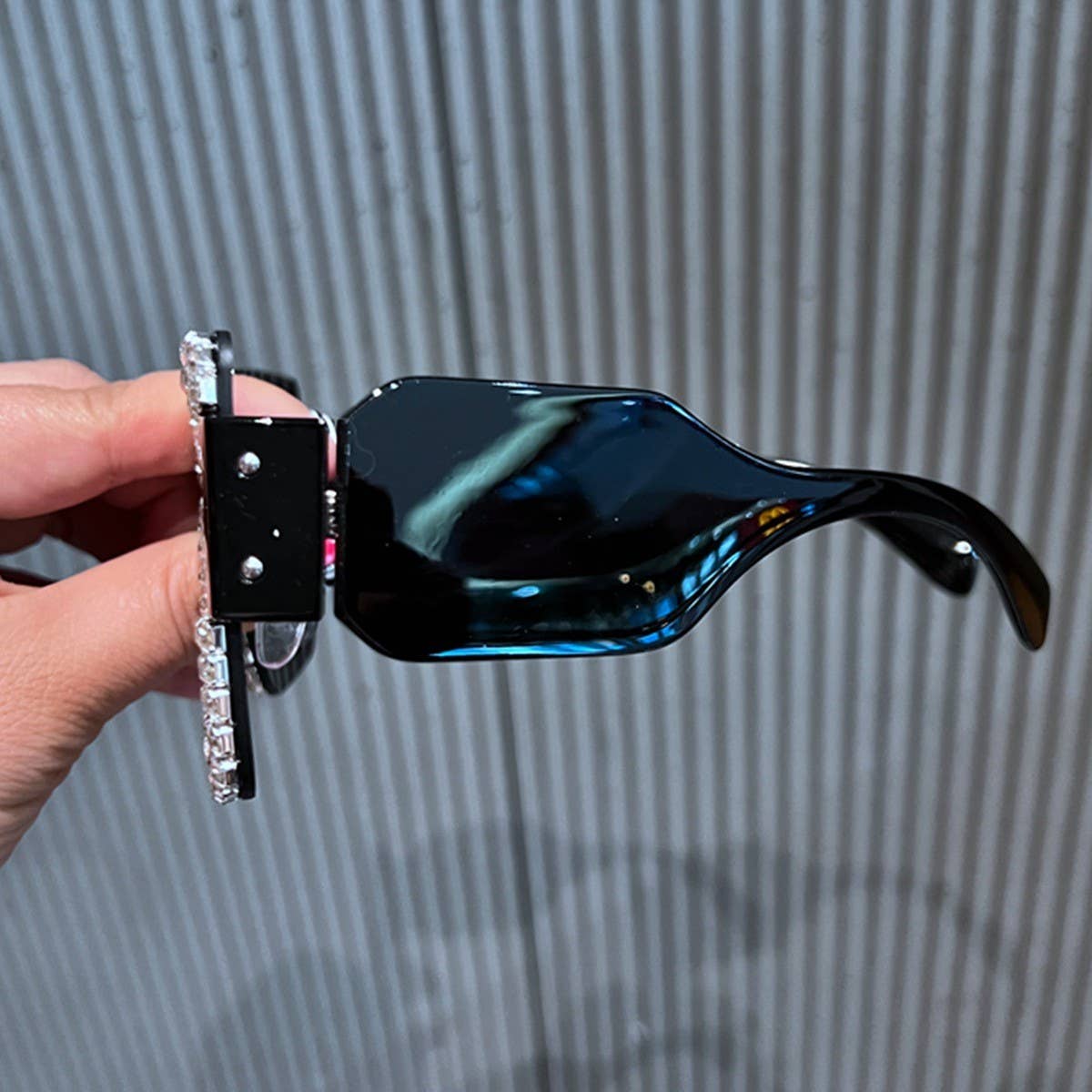 FRAMELESS ONE PIECE FASHION SQUARE SUNGLASSES_CWASG0755