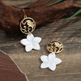 NATURAL FRESHWATER SHELL PLUMERIA EARRINGS_CWMM4326