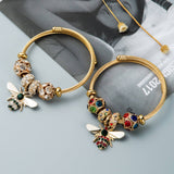GOLD BEE CHARM BRACELET WITH SPARKLE BEADS_CWMM8475