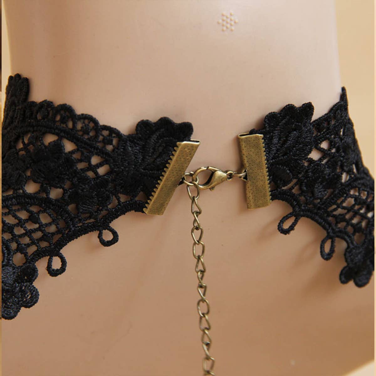 HALLOWEEN FLOWER CRYSTAL LACE SHORT NECKLACE COLLAR_CWMM0163