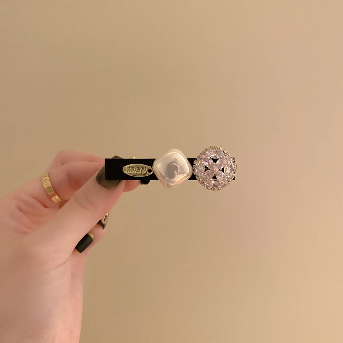 RETRO PEARL RHINESTONE DUCKBILL CLIP BANGS CLIP_CWAHA4024