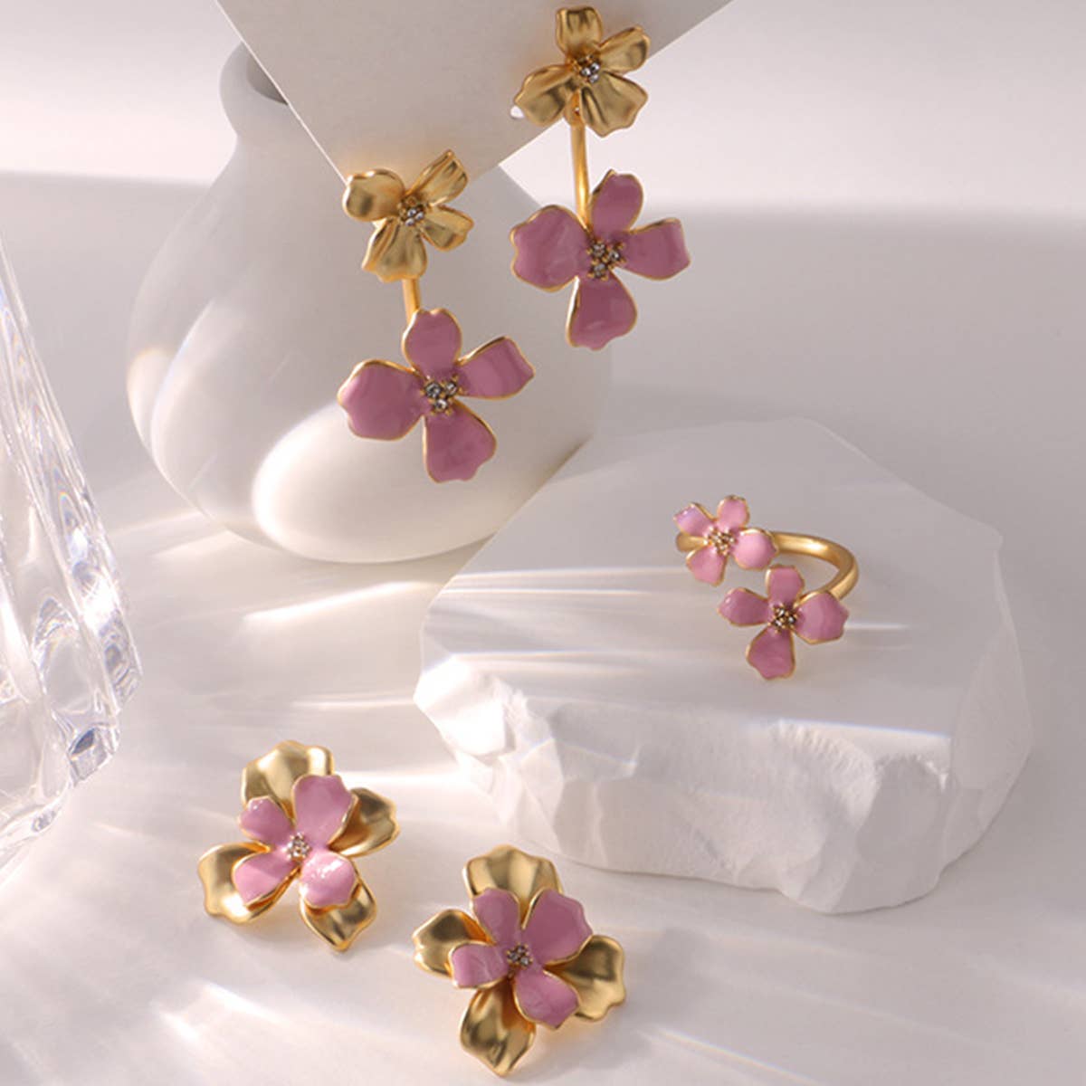 FLOWER DESIGN EARRINGS_CWAJE0460