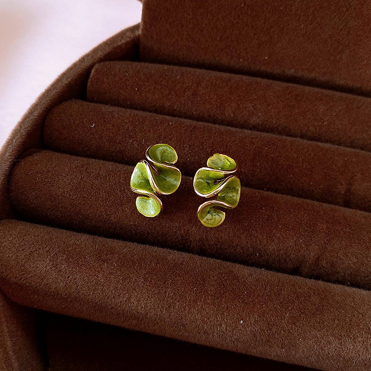 Small Fresh Ruffled Pleated High-End Earrings_Cwaje2353