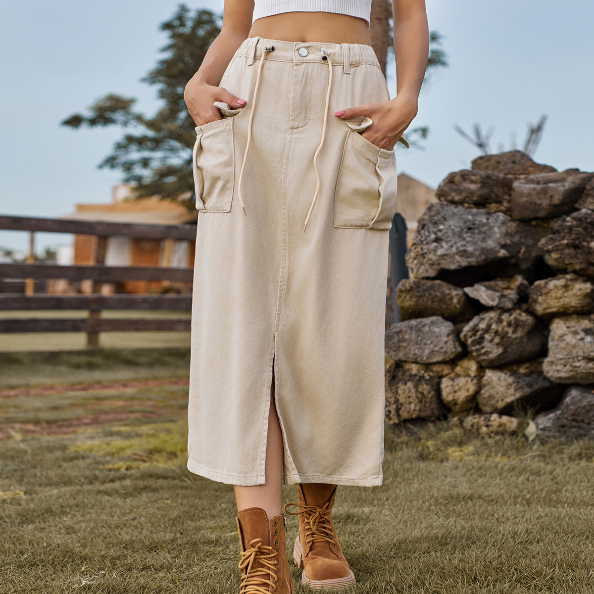 Washed Denim Cargo Skirt With Slit For Women_Cwjsk0197